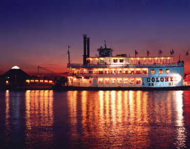 Colonel Paddlewheel Dinner Cruise at dusk